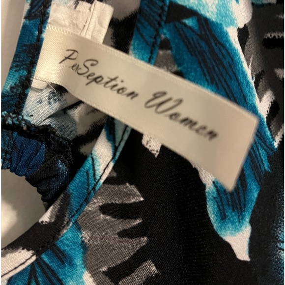 PerSeption Women Tunic Top in teal feather Pattern - Picture 2 of 4